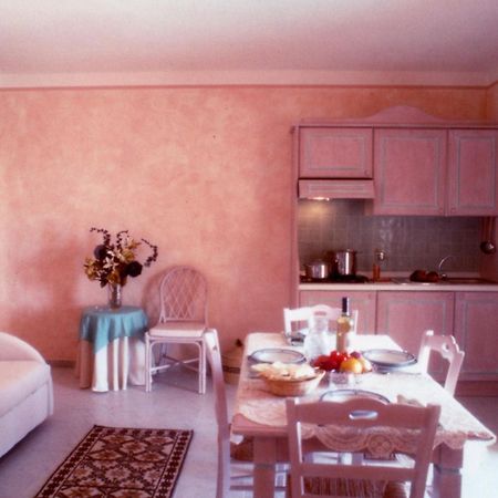 Residence Riva Azzurra Cannigione Quarto foto